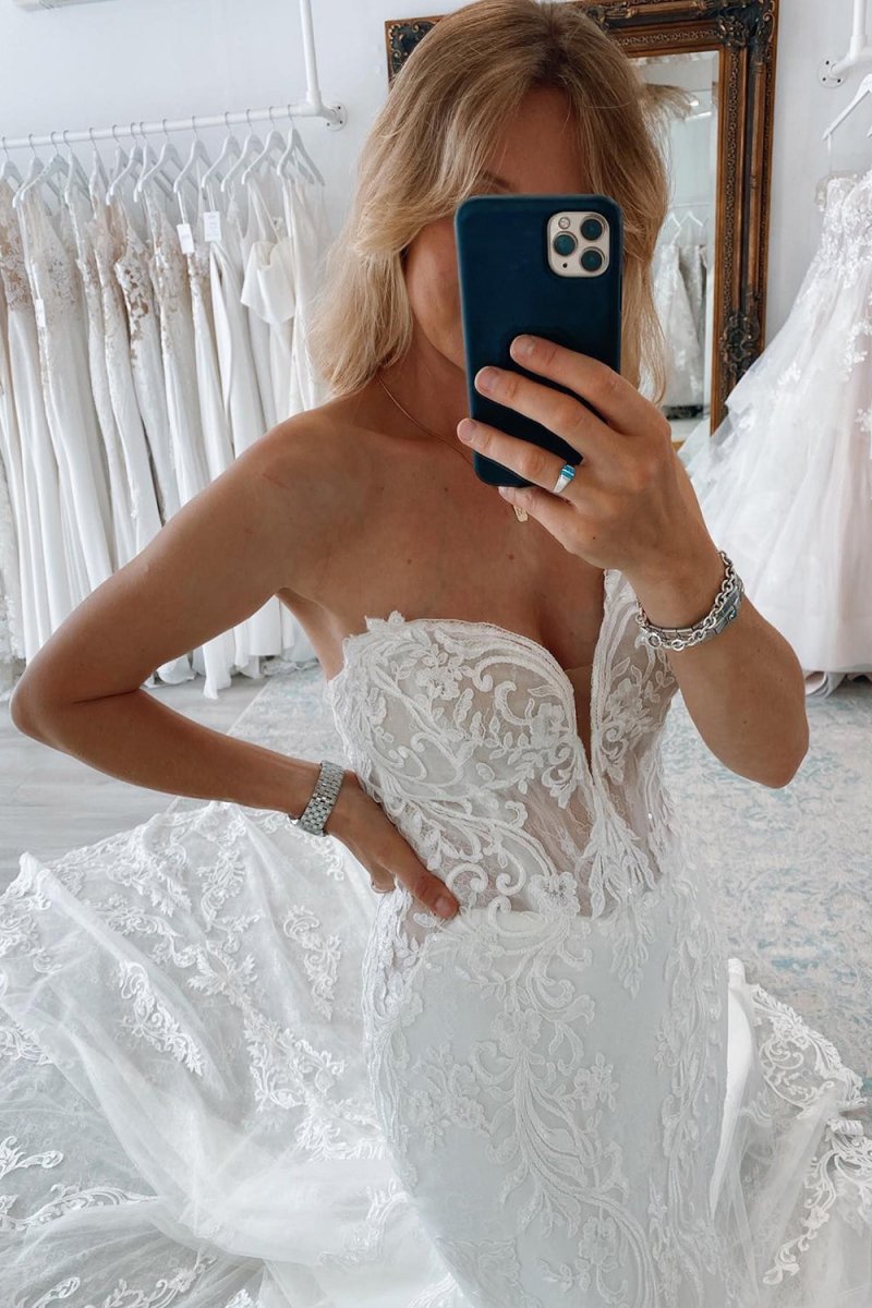 White Long Tulle Mermaid Wedding Dress with Lace Appliques