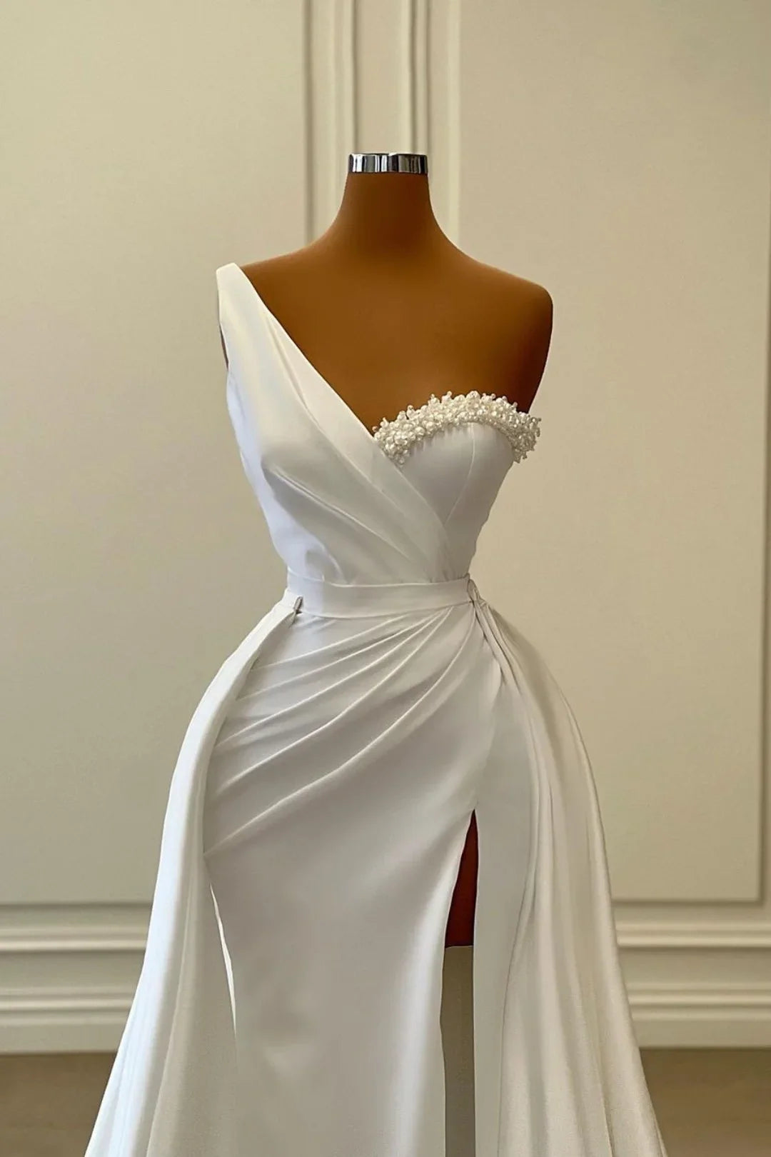 Charmeuse White Wedding Dress Sleeveless One Schuler With Beadings YL0163