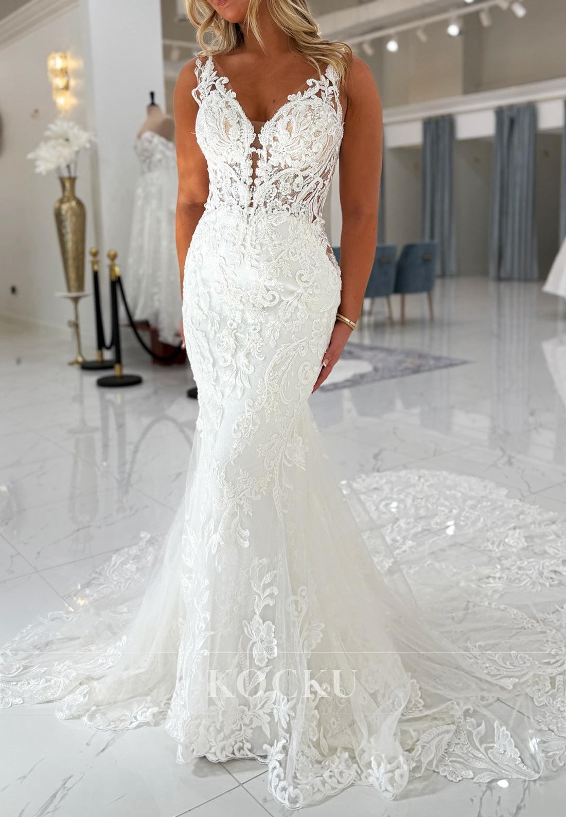 White Appliques Lace V-Neck Backless Mermaid Long Wedding Dress