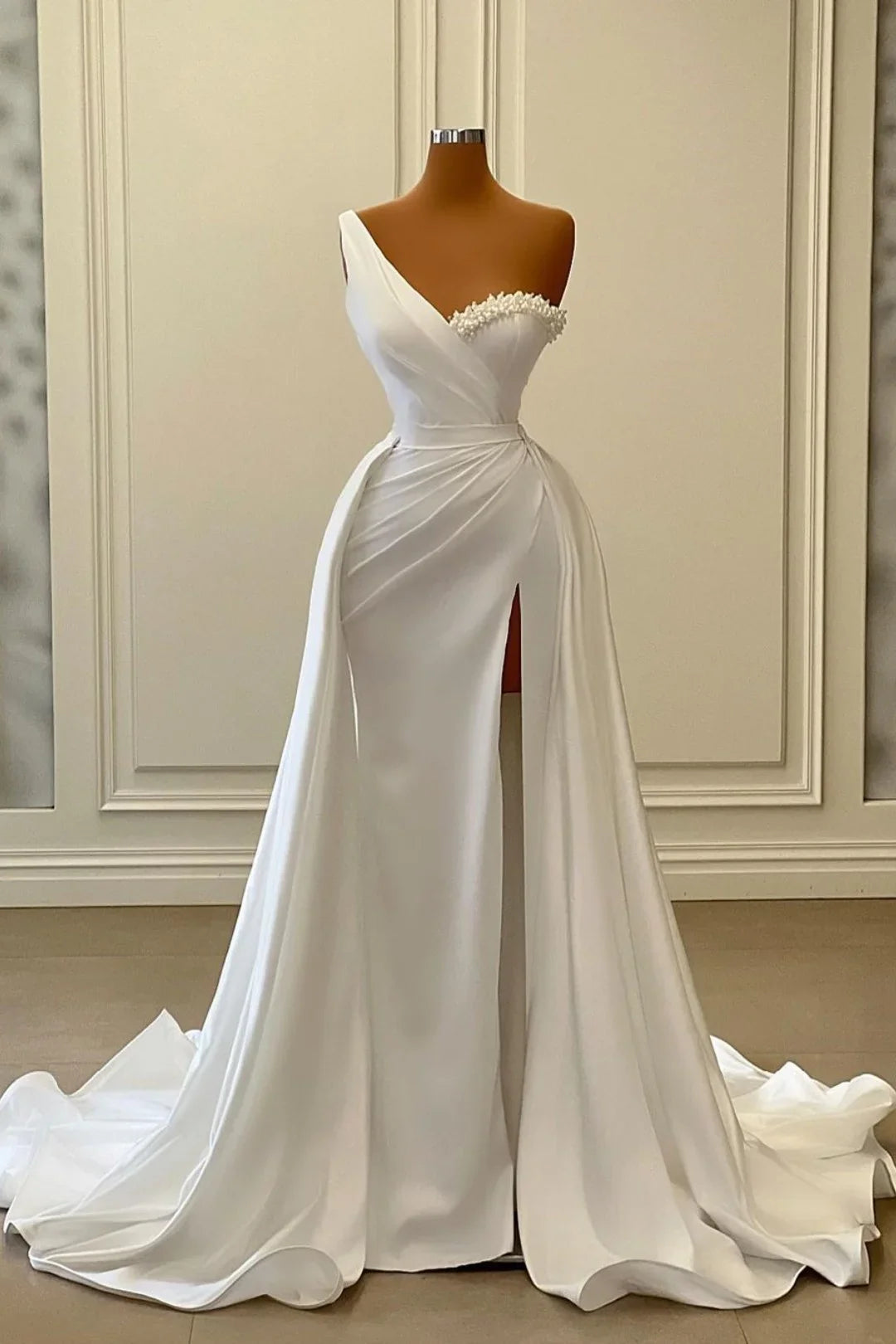 Charmeuse White Wedding Dress Sleeveless One Schuler With Beadings YL0163