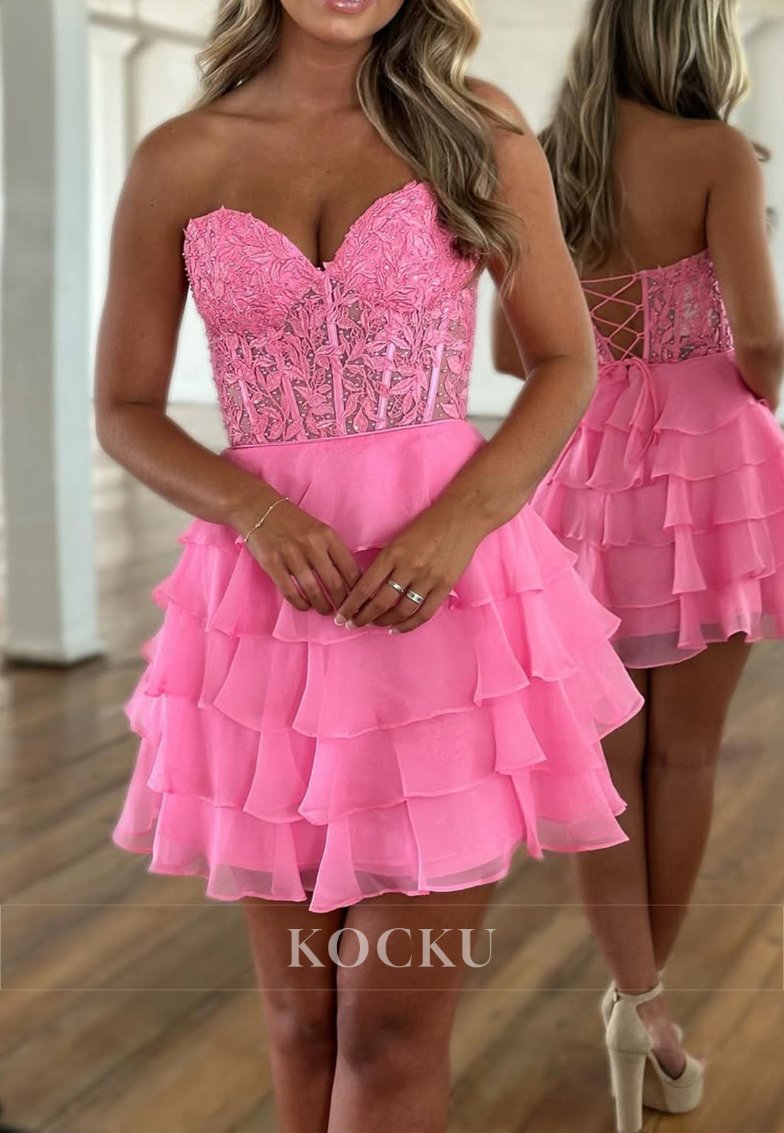 A-Line Sweetheart Appliques Lace Short  Pleated Homecoming Dresses