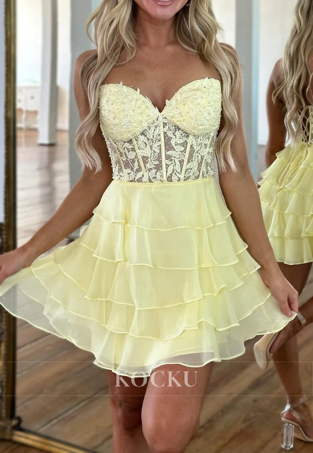 A-Line Sweetheart Appliques Lace Short  Pleated Homecoming Dresses