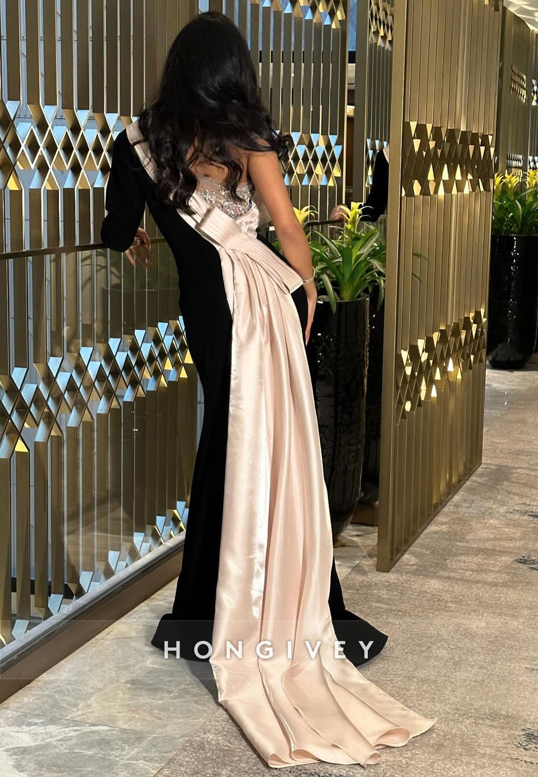 A-line Floor-Length One Shoulder Pleated Back Draping Evening Gown