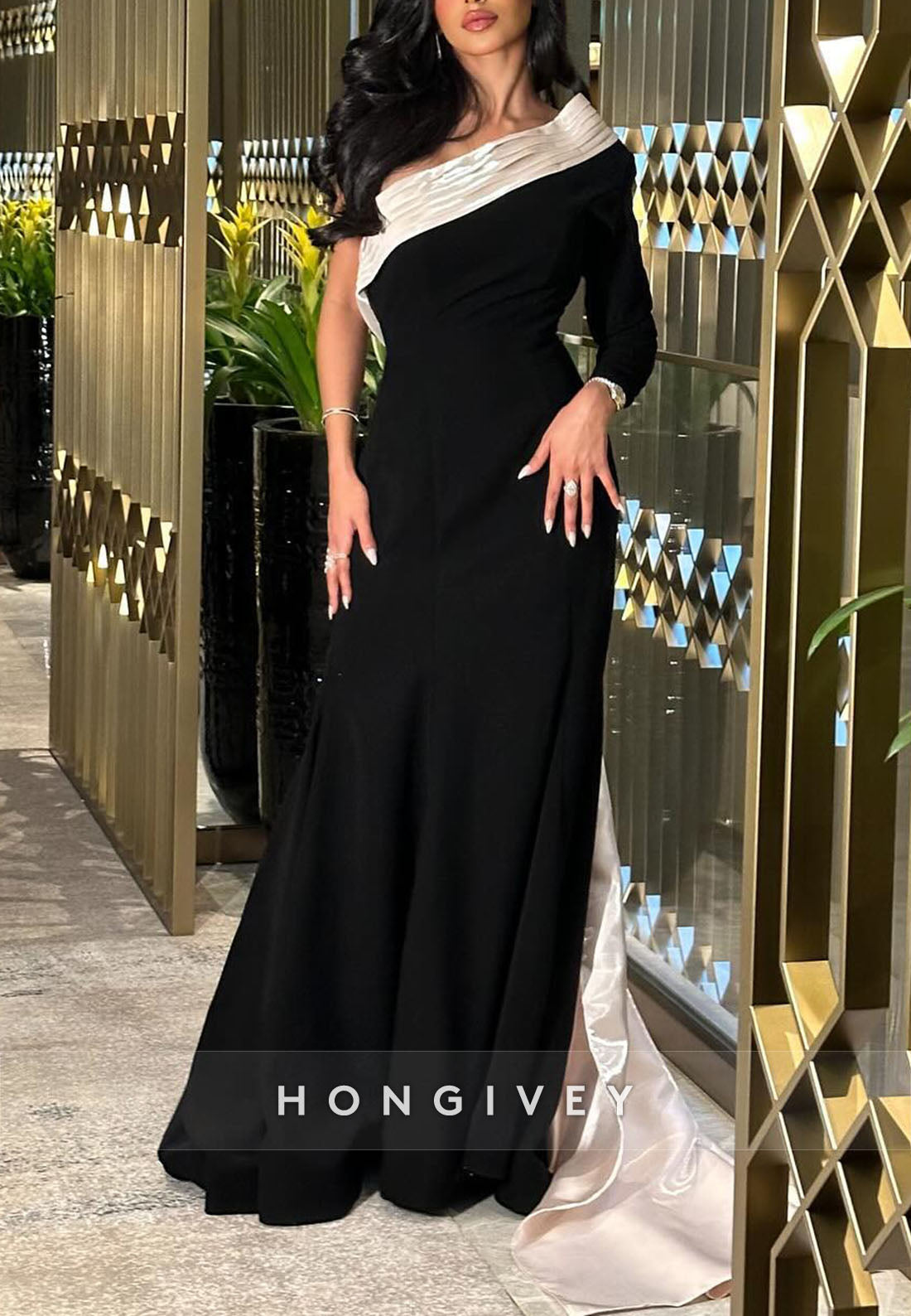 A-line Floor-Length One Shoulder Pleated Back Draping Evening Gown