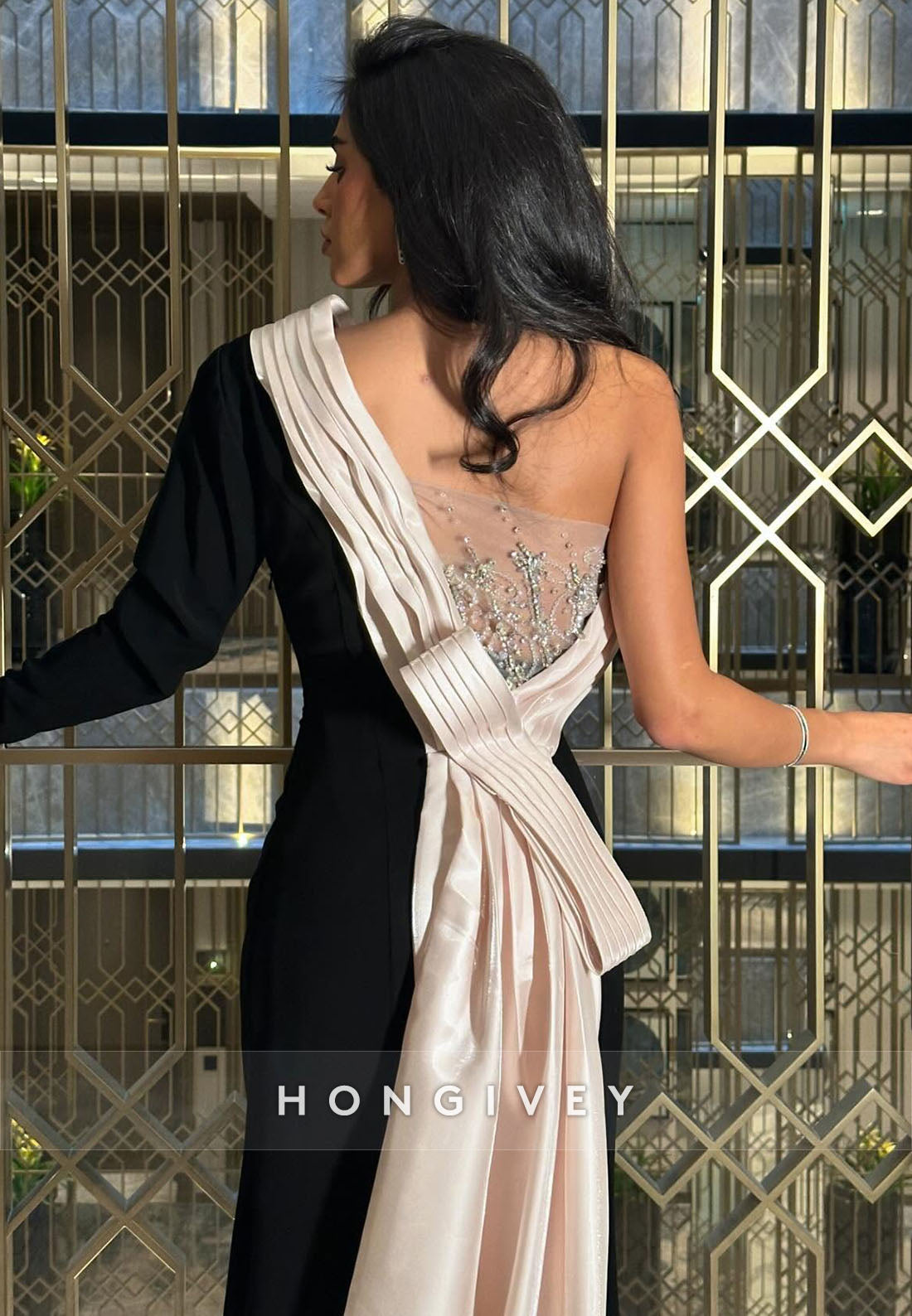 A-line Floor-Length One Shoulder Pleated Back Draping Evening Gown
