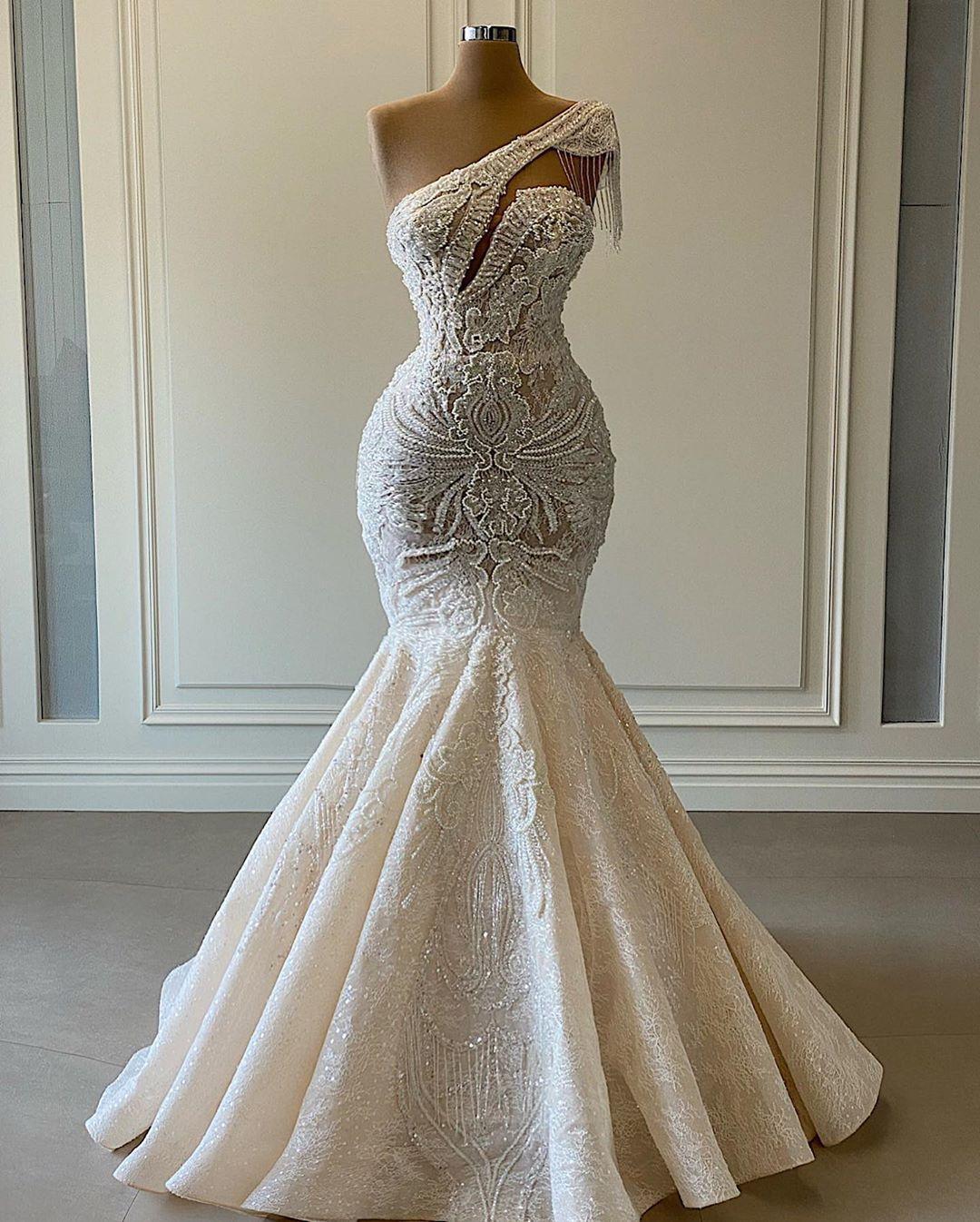 Luxurious Lace Beaded Wedding Dresses One Shoulder Mermaid Bridal Gowns Crystal Beads Sequin Sweep Train