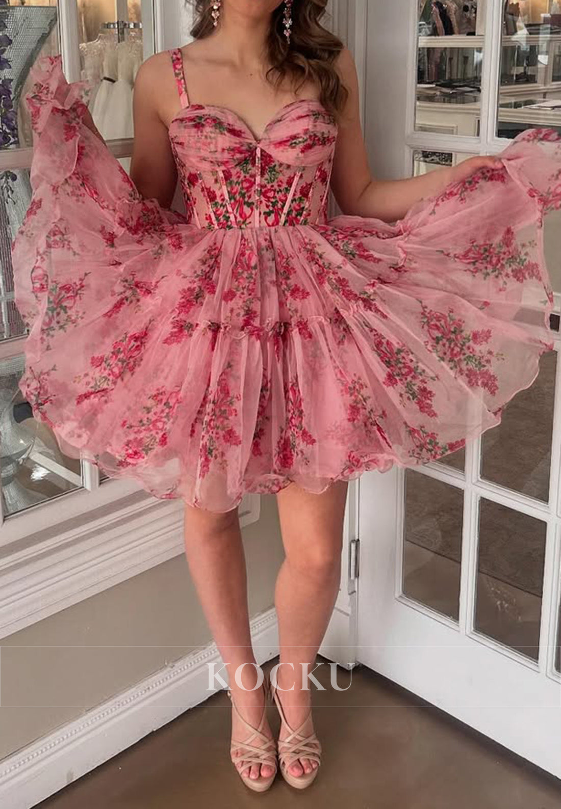 A-Line Spaghetti Straps Sweetheart Flowers Pleated Homecoming Dresses