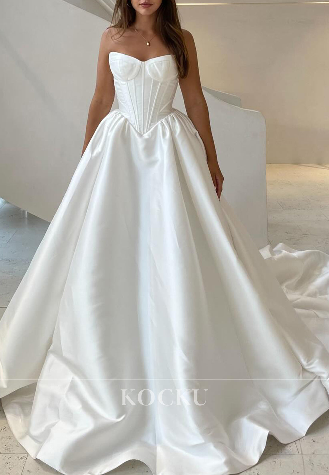 Luxurious Sweetheart Satin Pleated Ball-Gown Wedding Dress