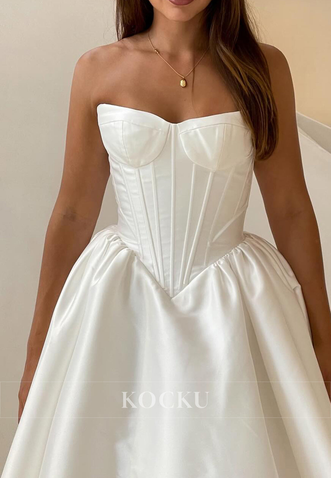 Luxurious Sweetheart Satin Pleated Ball-Gown Wedding Dress
