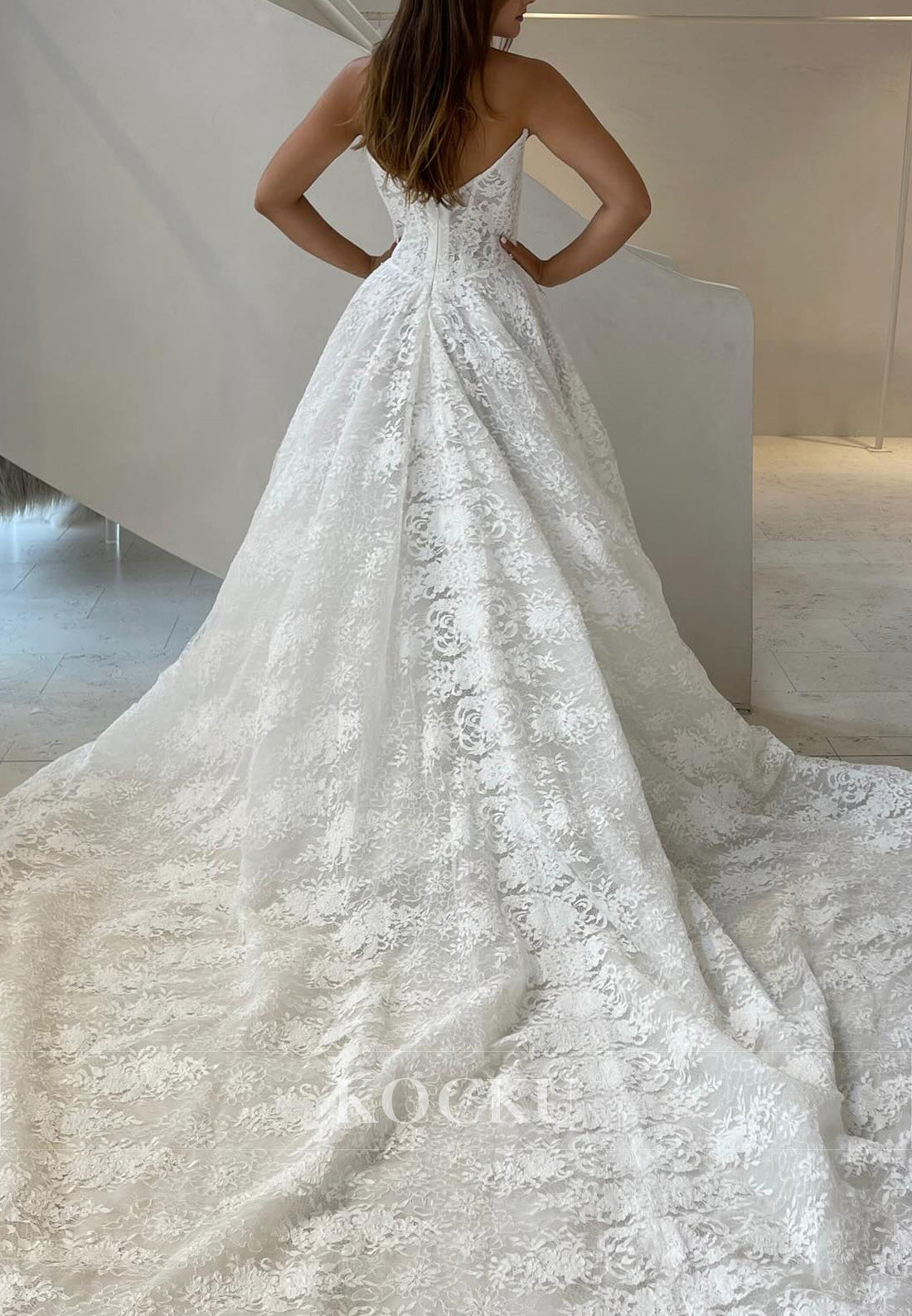 White Lace Sweetheart Ball Gown Wedding Dress