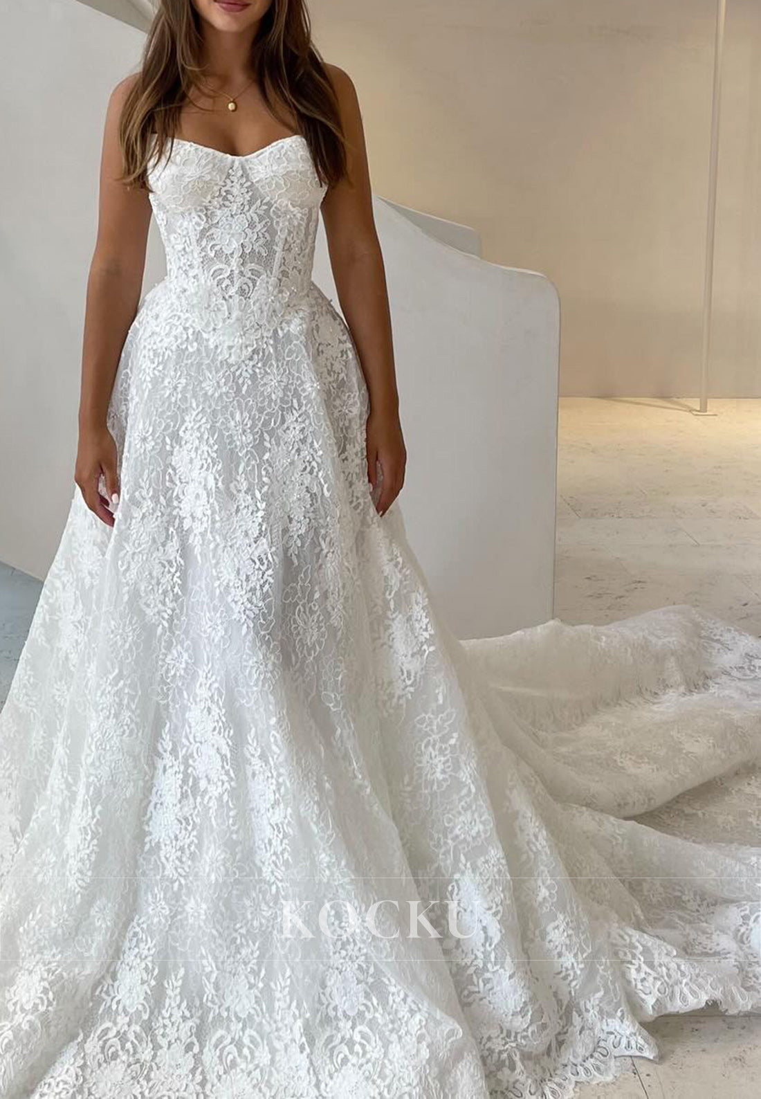 White Lace Sweetheart Ball Gown Wedding Dress