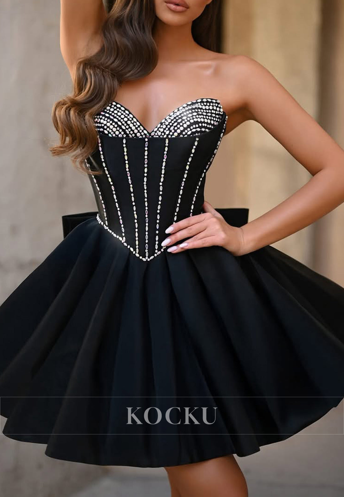 A-Line Black Sweetheart Rhinestone Bowknot Pleated Homecoming Dresses