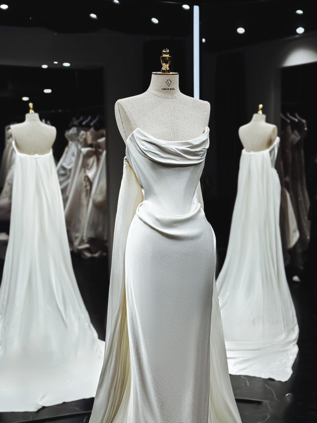 Vintage Mermaid Strapless White Satin Long Wedding Dresses With Ruffles