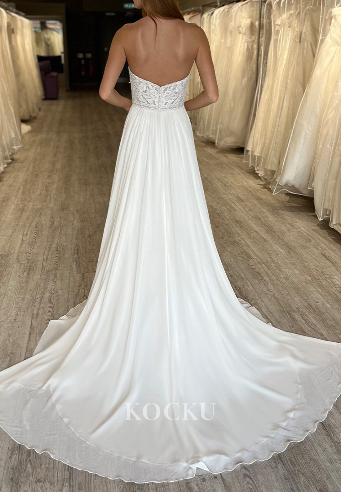 White Lace Bodice Sweetheart A-Line Wedding Dress with Detachable Straps