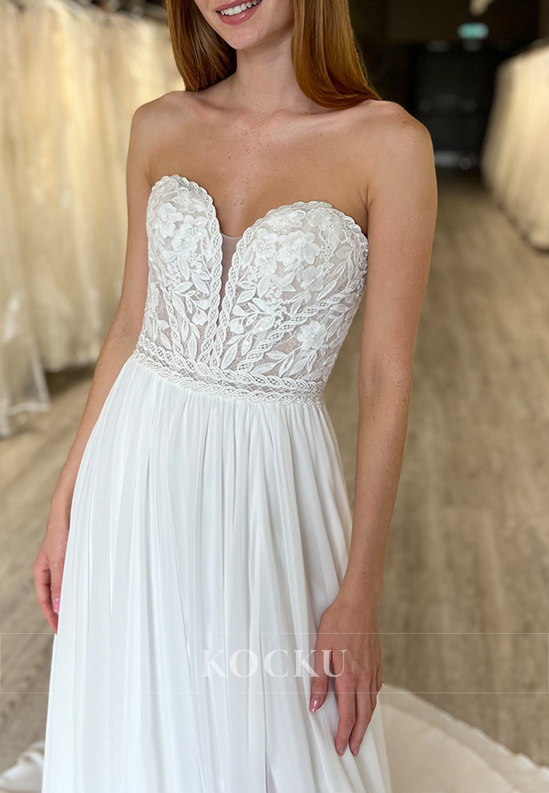 White Lace Bodice Sweetheart A-Line Wedding Dress with Detachable Straps